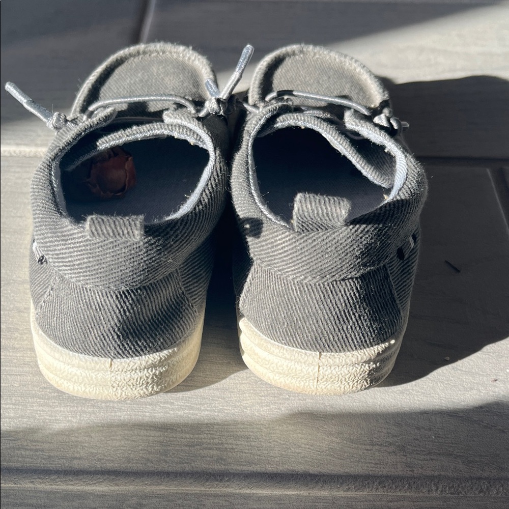Cat & Jack Gray Kids Slip On Casual Shoe - Picture 4 of 8